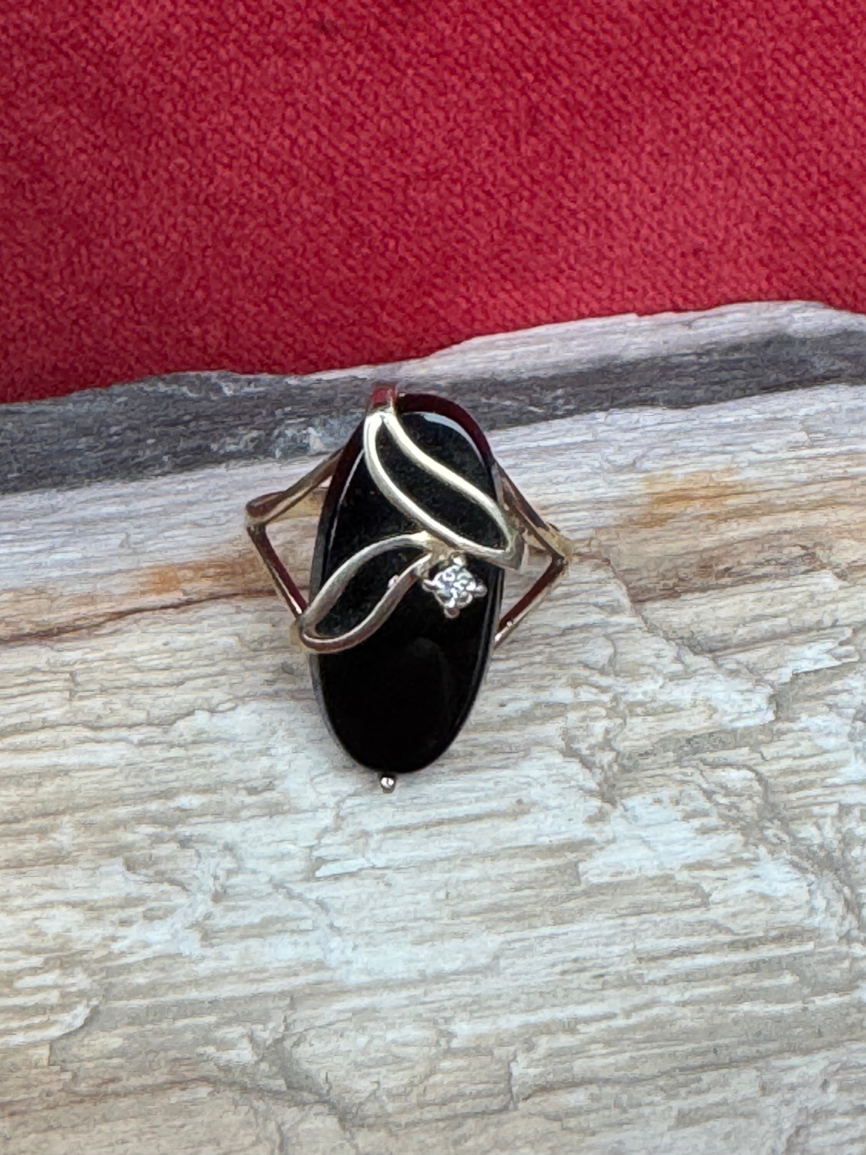 Vintage 10k Gold Onyx and Diamond Ring Size 6.5