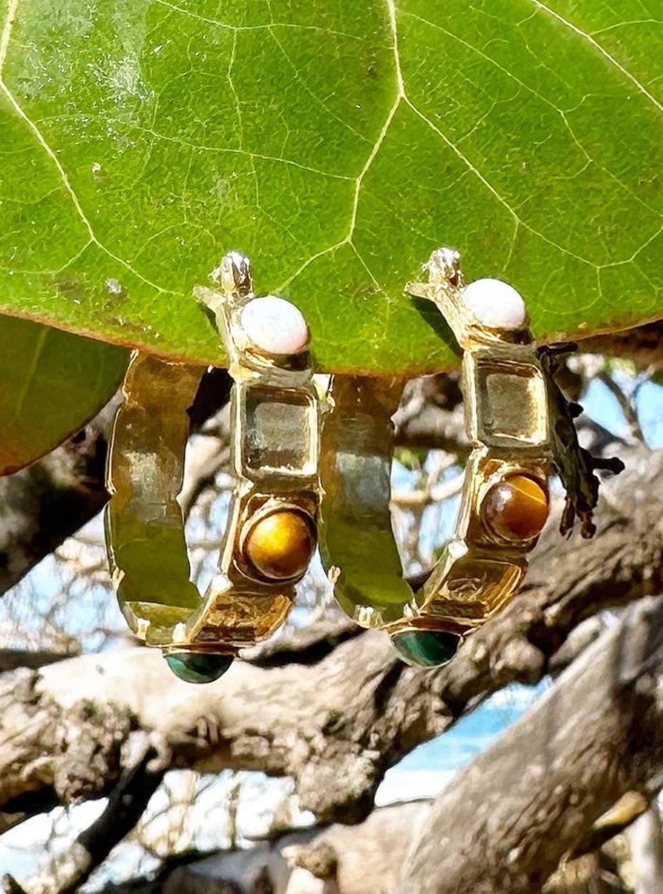 Four Stone Hoops Brass