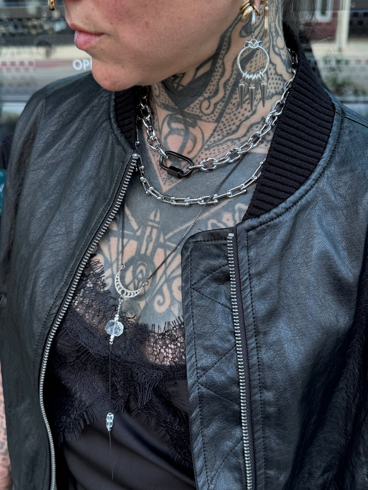 O Chain Silver With Black Carabiner