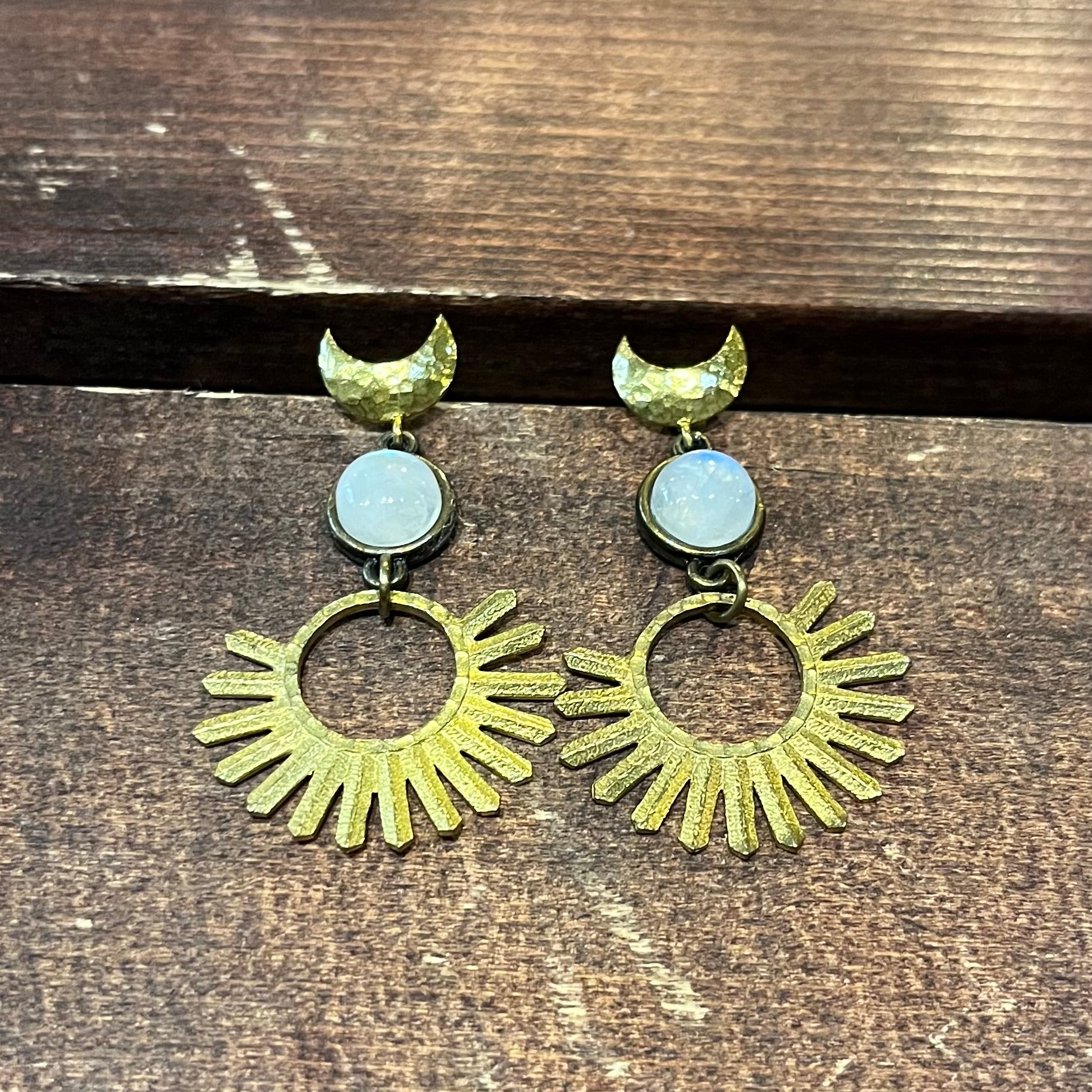 Small Fan Earrings Moonstone