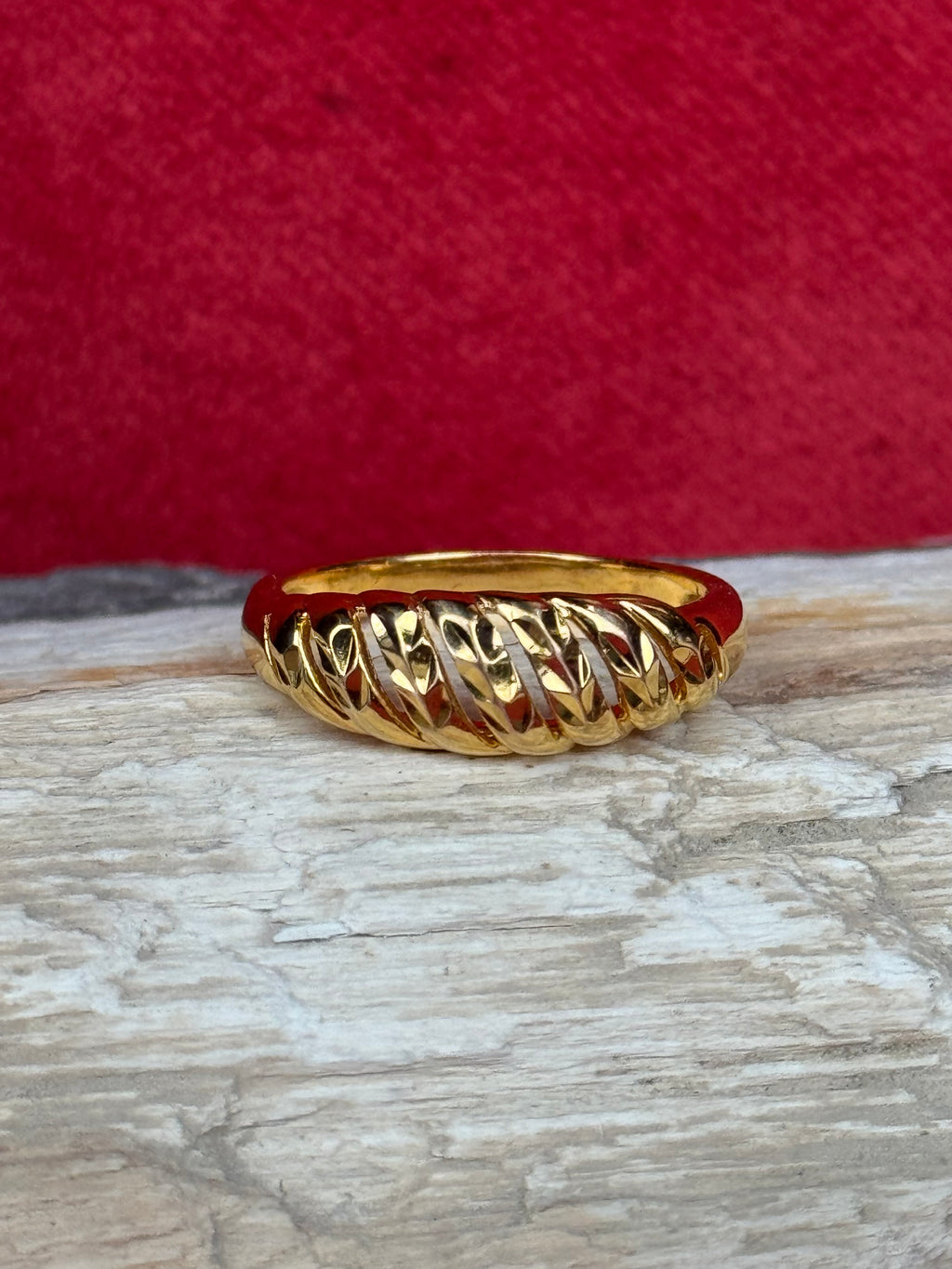 Vintage Gold Swirl Ring Size 8