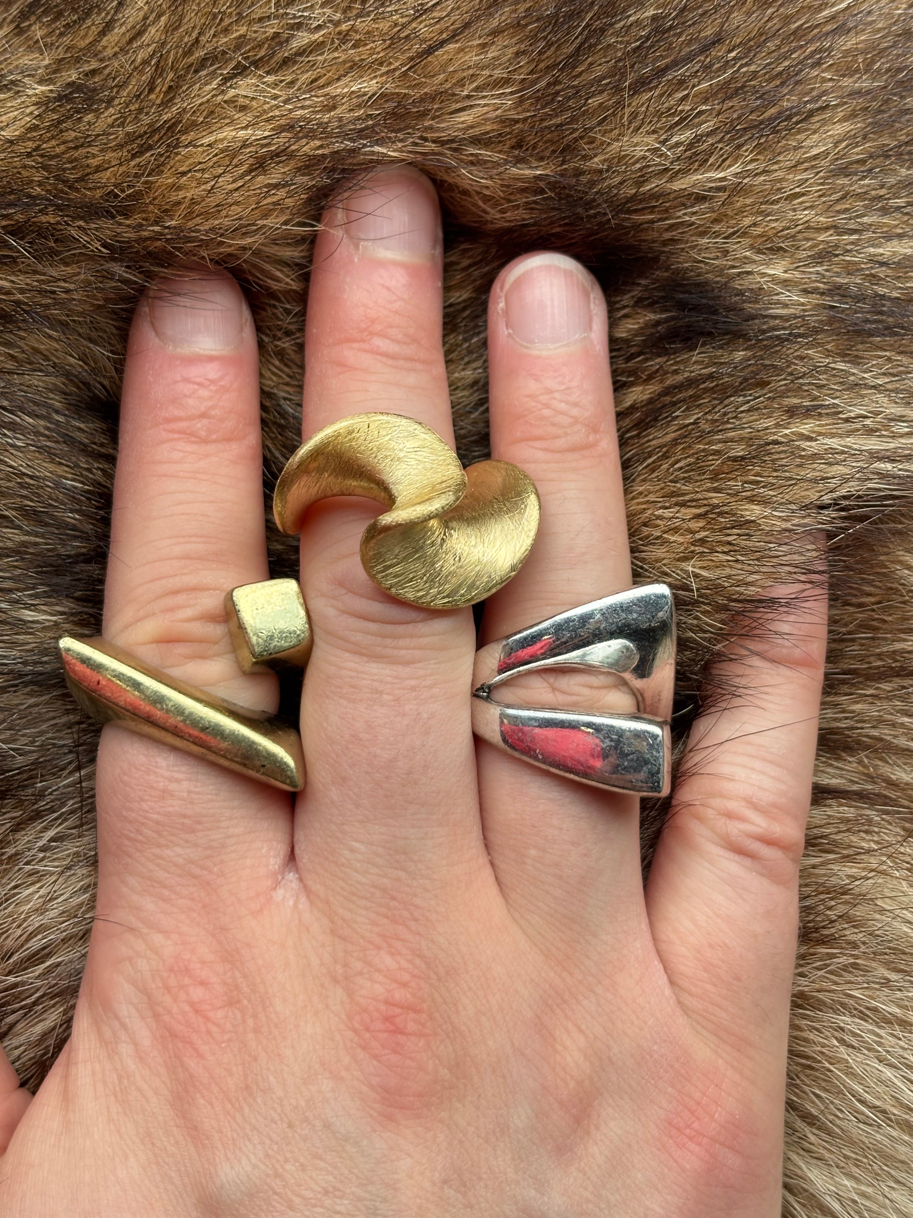 Assym Ring Gold
