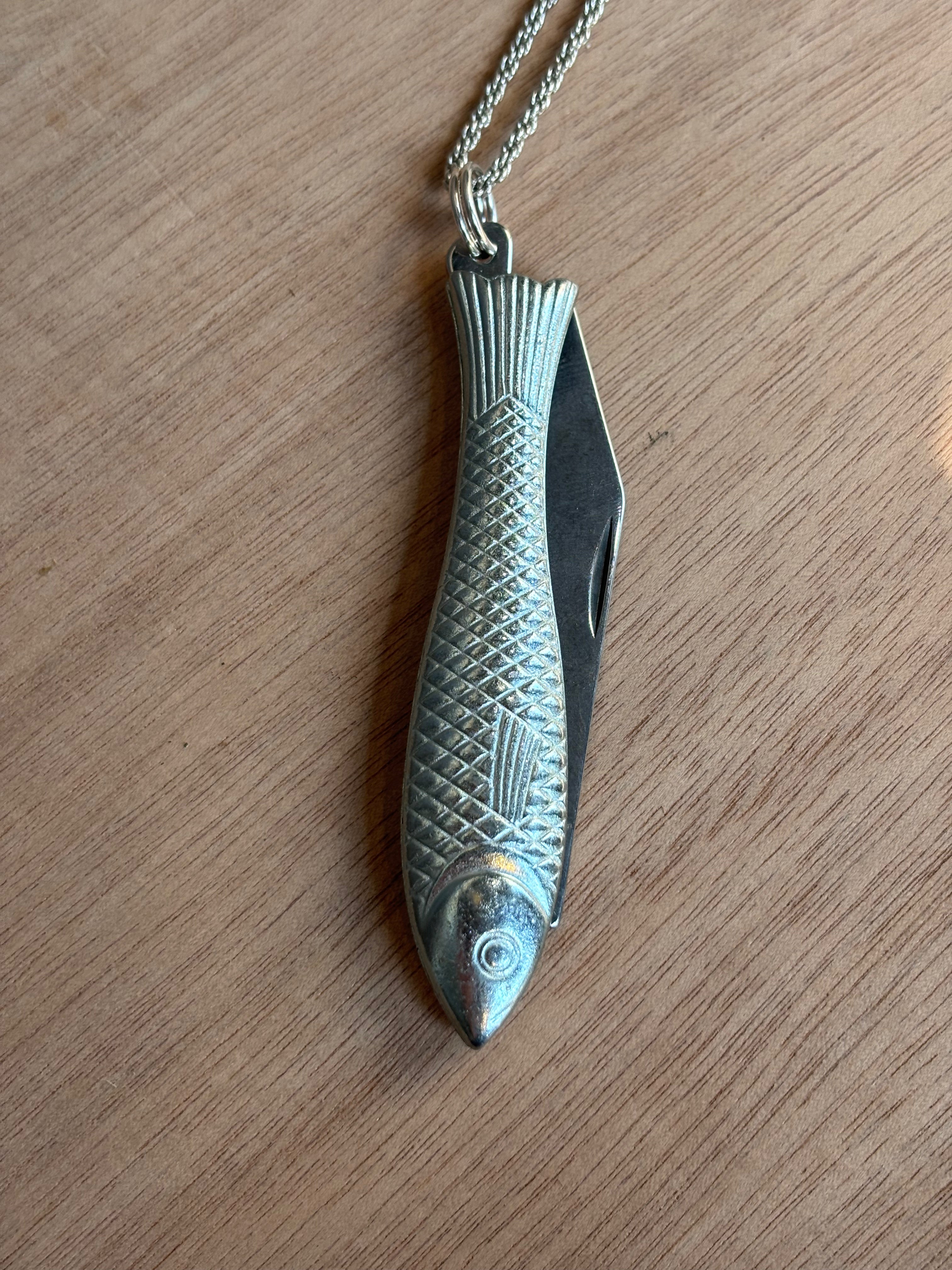 Fish Knife Necklace Gold