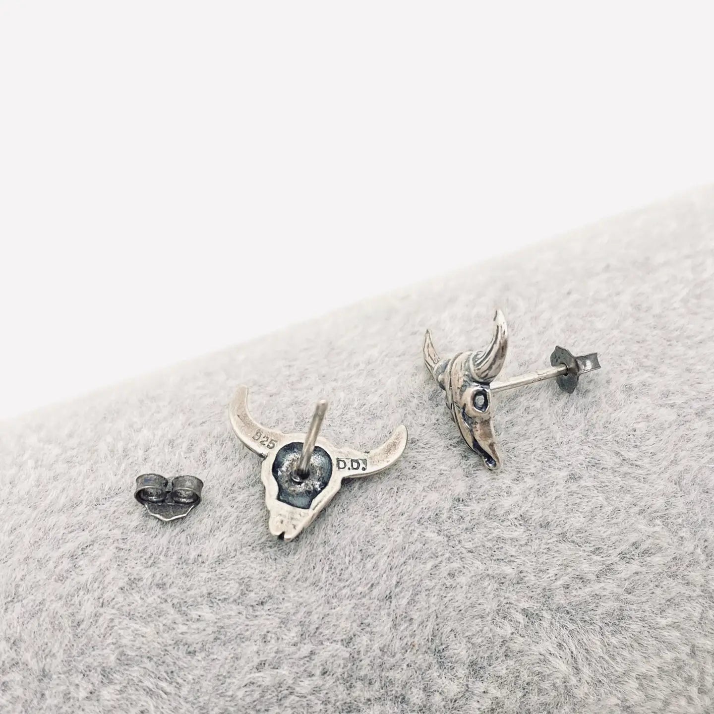 Longhorn Skull Post Earrings Silver