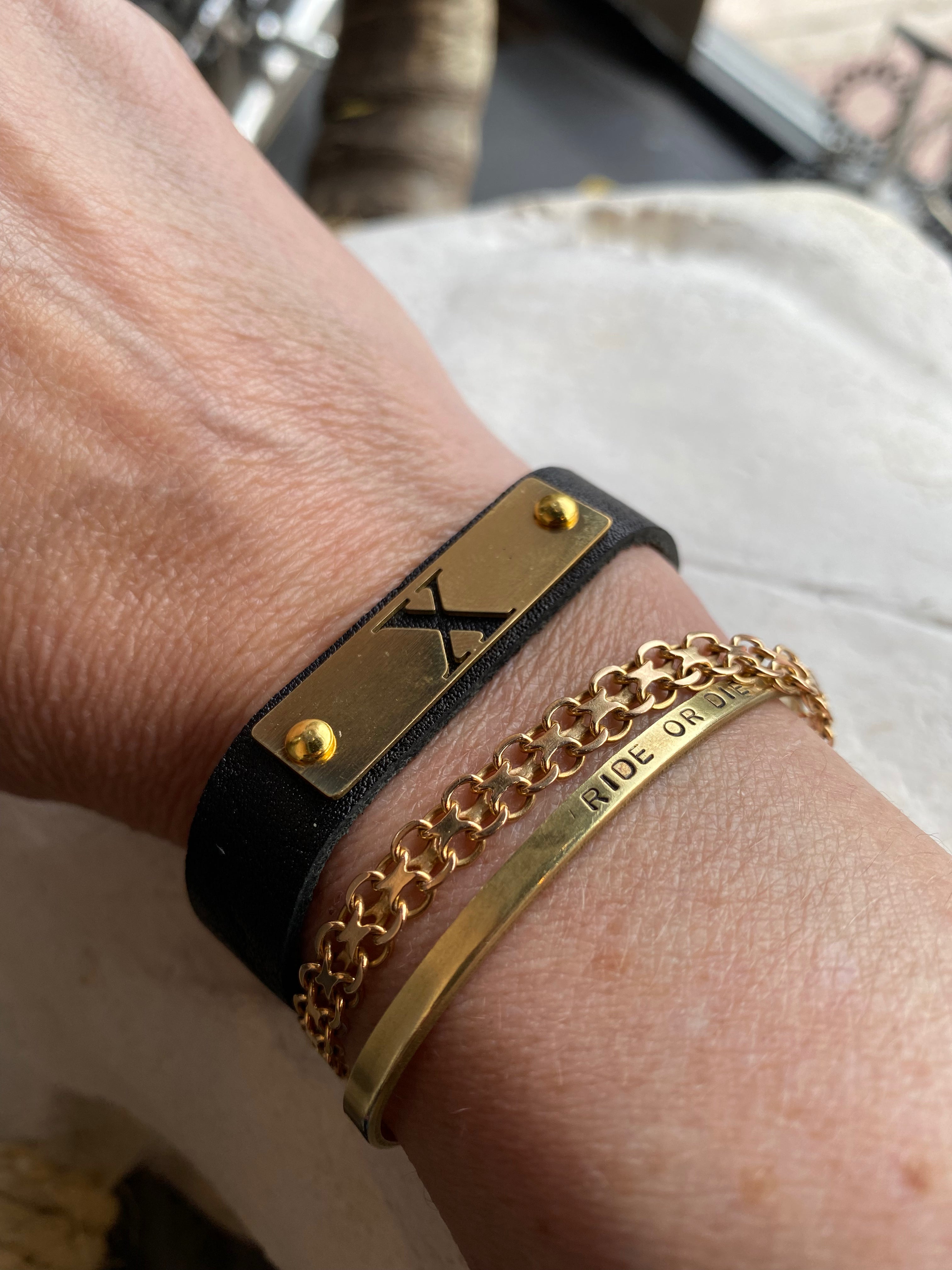X Cuff Black/Gold