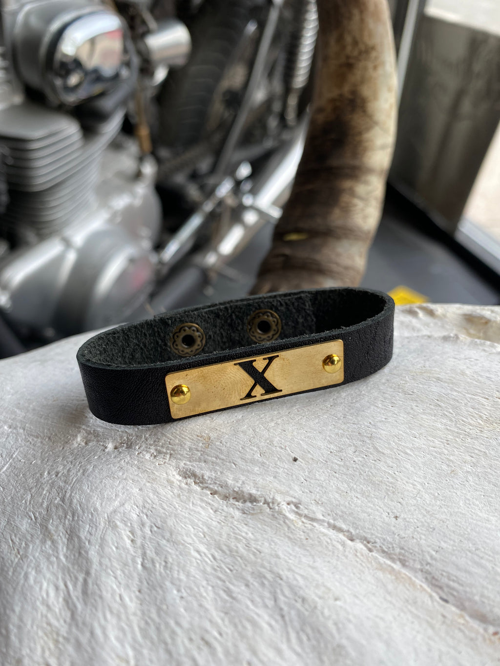 X Cuff Black/Gold