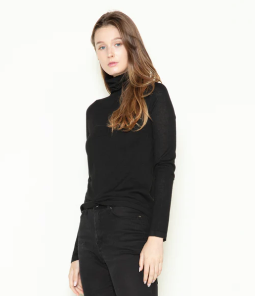 Lightweight deals black turtleneck