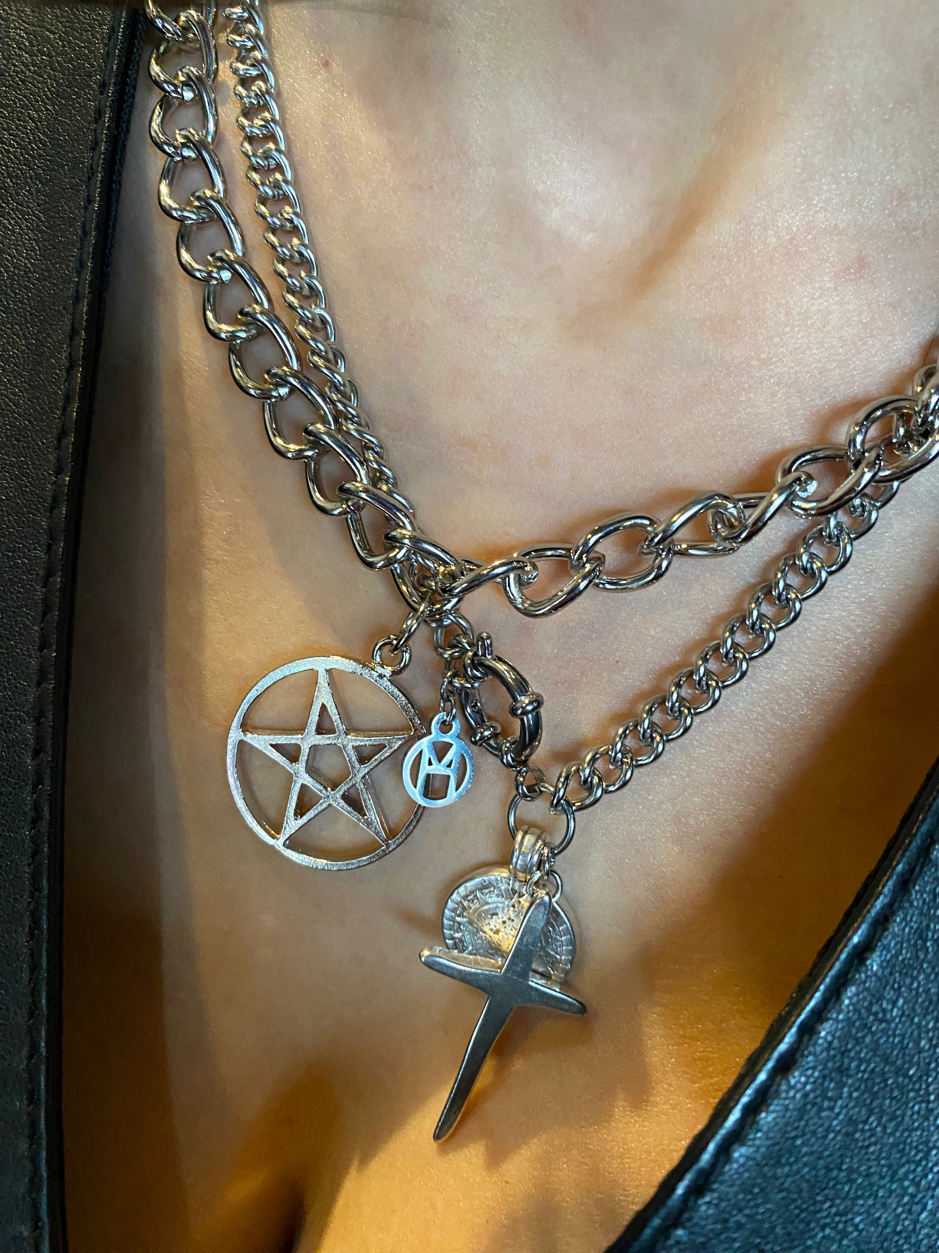 Heavy Chain Charm Necklace Pentagram