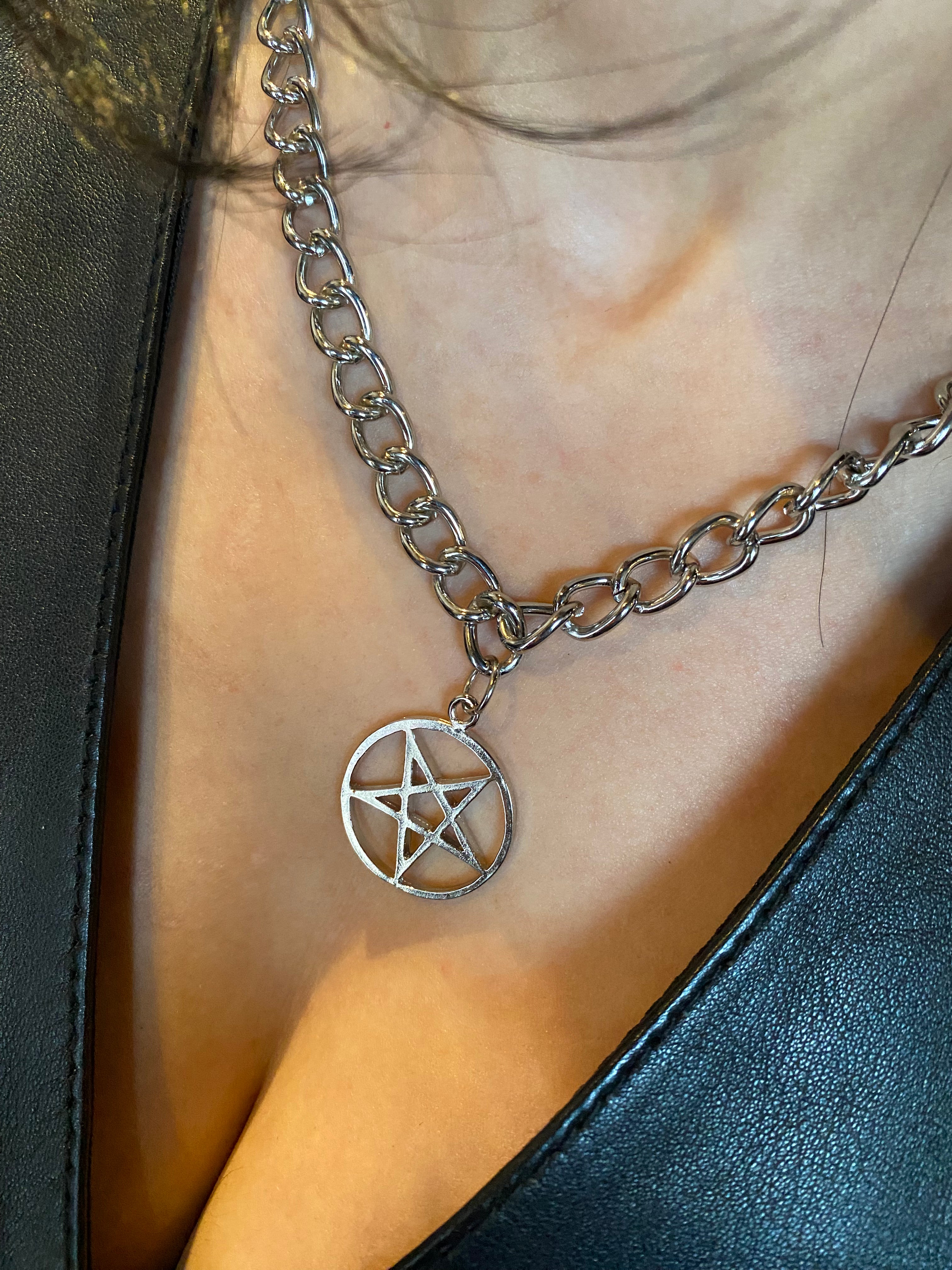 Heavy Chain Charm Necklace Pentagram