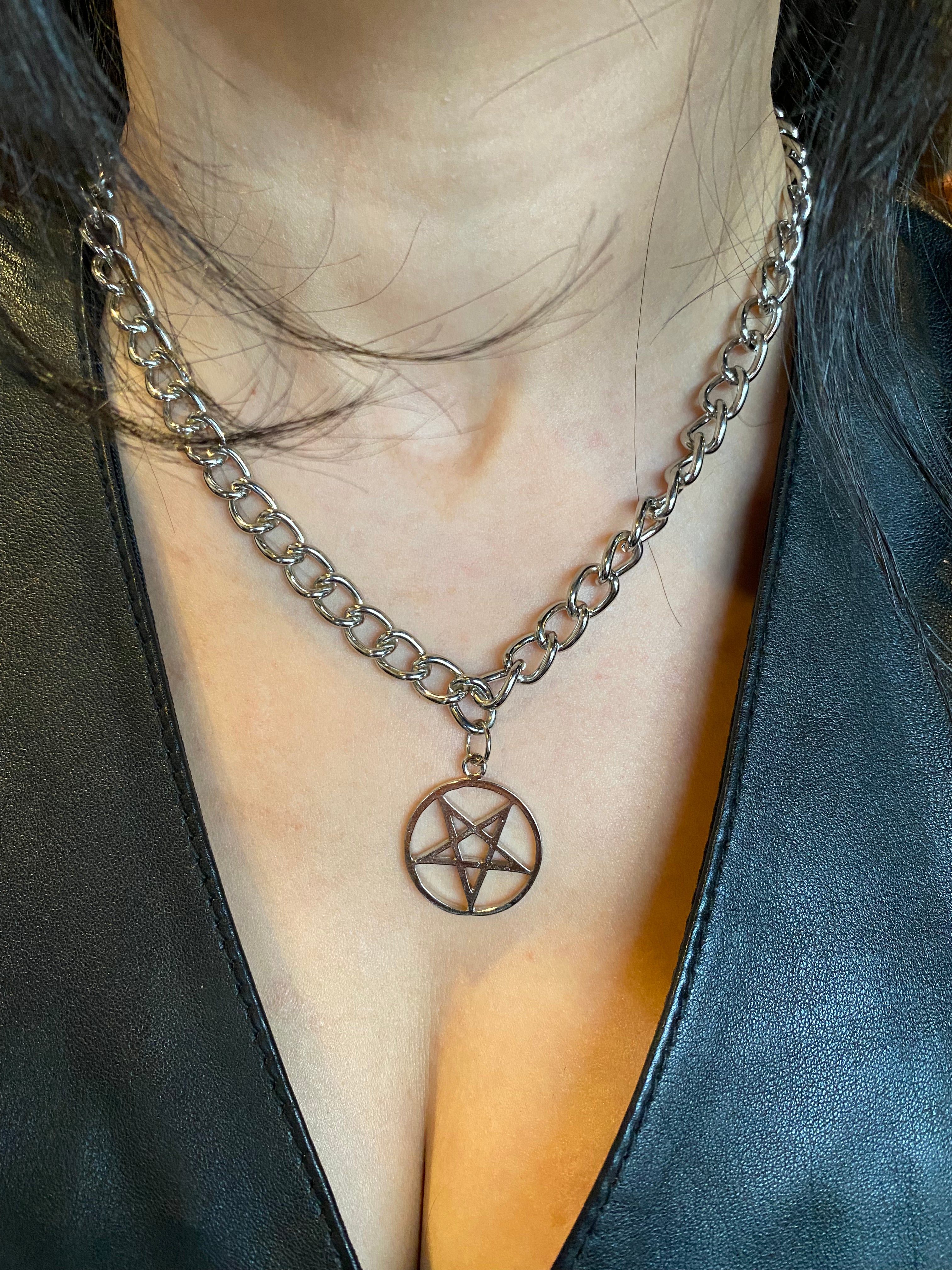 Heavy Chain Charm Necklace Pentagram